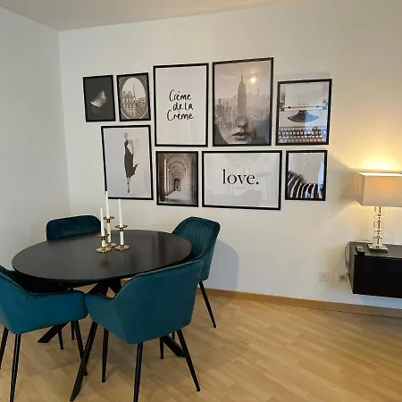 Urbanstay Suites Apartment In Charming Sablon Brussels Exterior photo